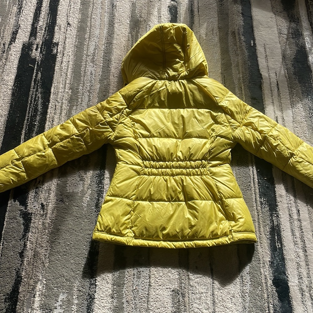 Kenneth Cole Puffer Jacket. - Picture 6 of 7